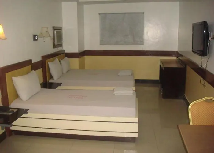 Hotel Oyo 640 Spring Manila