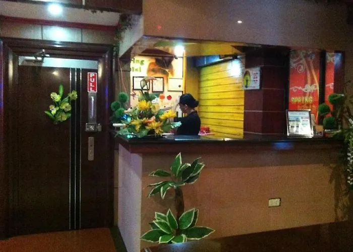 Hotel Oyo 640 Spring Manila