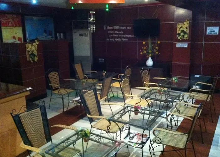 Oyo 640 Spring Hotel